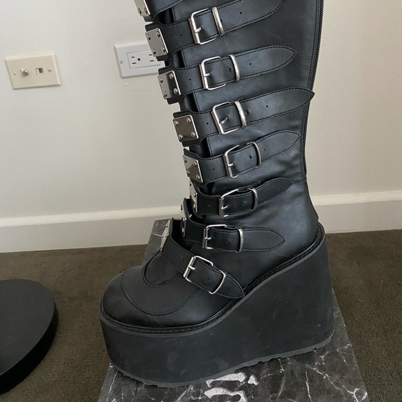 Demonia- Black boots - Picture 3 of 3